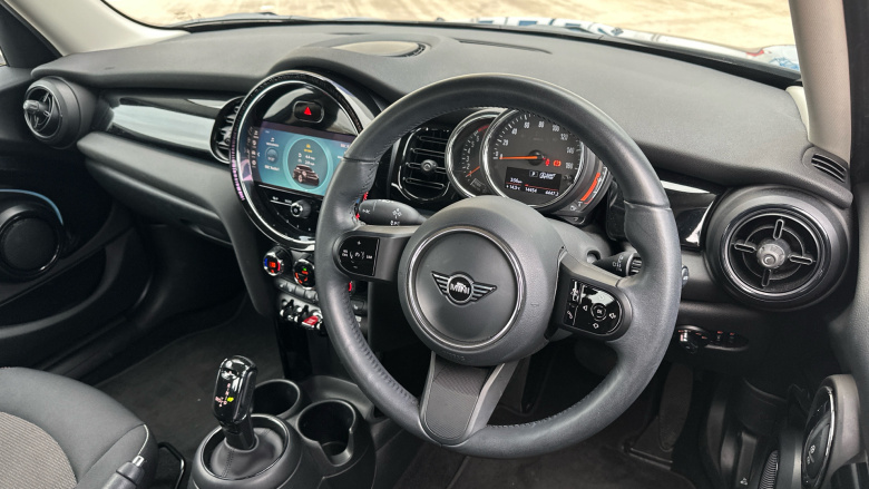 MINI Hatchback 1.5 Cooper Classic 5dr Auto Petrol Hatchback